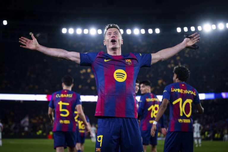 El Barcelona anunció que el polaco Robert Lewandowski dejará el equipo a fin de temporada