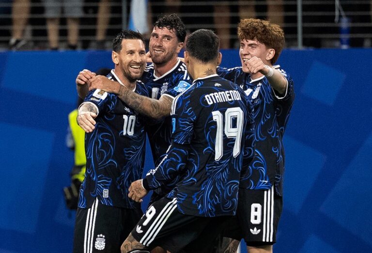 Con Messi encendido, la Selección argentina cerró una fase de grupos perfecta y se afianza entre los candidatos