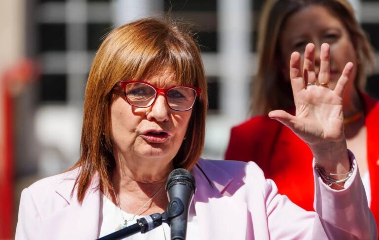 Con el camino despejado tras la renuncia de Adorni, Bullrich busca activar al Senado antes del receso