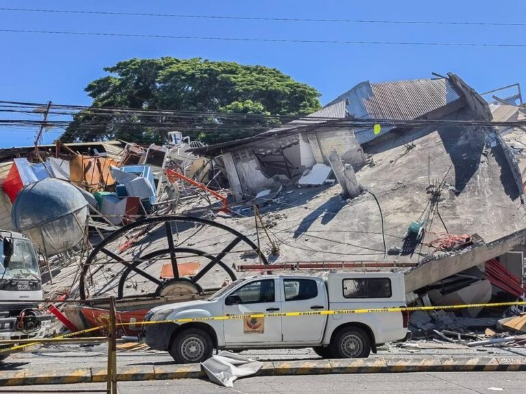 Terremoto de magnitud 7,8 en Filipinas: 15 muertos y más de 130 heridos