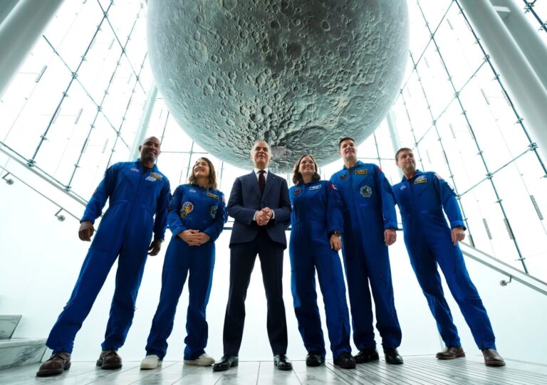 Es oficial: la NASA presentará al staff de los nuevos astronautas de la misión Artemis III