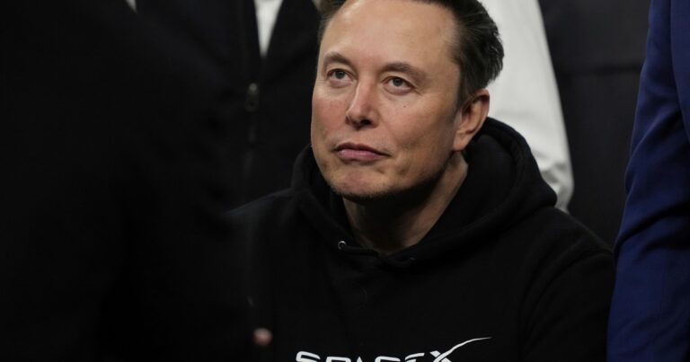 Elon Musk: «El dinero dejará de importar en 2036 porque la IA producirá más de lo que podremos consumir»
