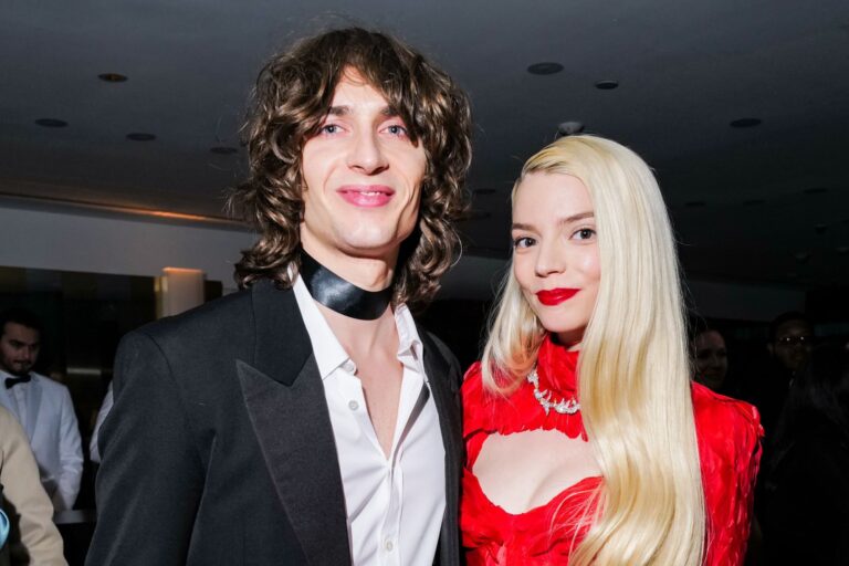 Anya Taylor-Joy comparte los secretos de su matrimonio con Malcolm McRae