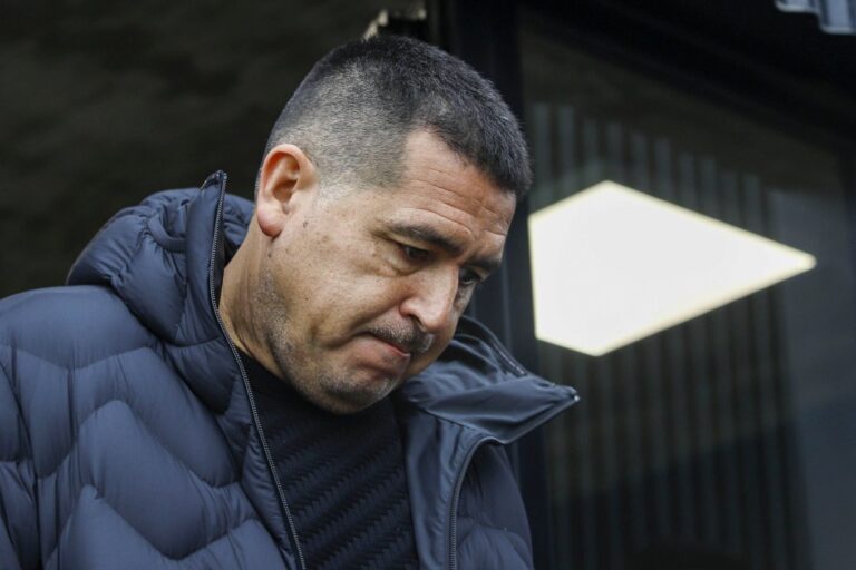 Riquelme lanza un duro mensaje tras la clasificación: ‘No te pueden hacer un gol de lateral’