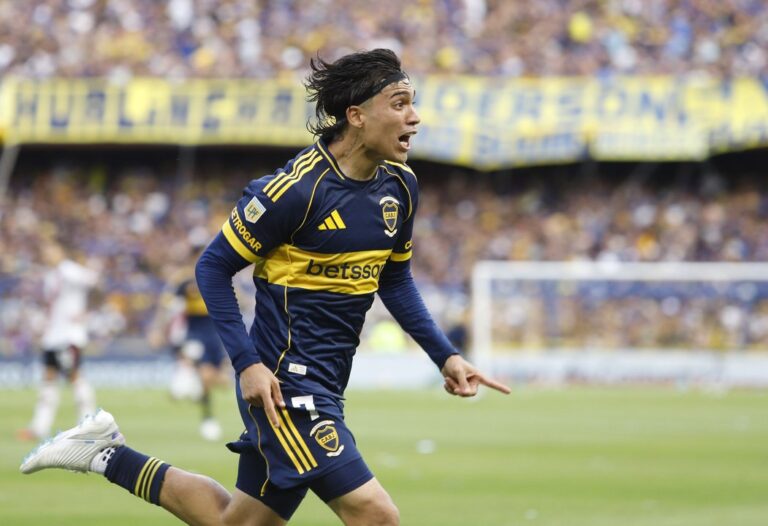 Por qué Boca rechazó la primera oferta de Nápoli por Exequiel Zeballos y cómo sigue la negociación