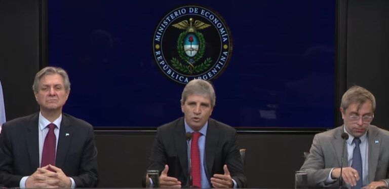 Caputo anunció el programa financiero de 2027: «Salir a los mercados es una opción más, no un objetivo”