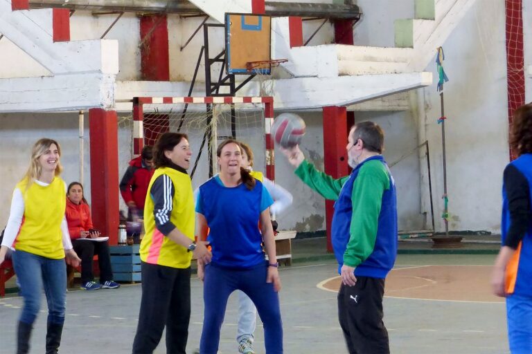 El Cacheball: El Deporte Alternativo que Celebra a Todos