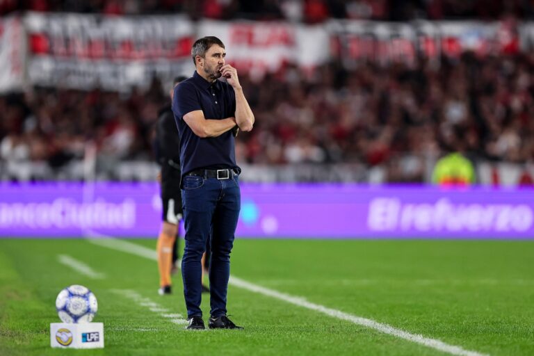 Coudet se Reúne con Di Carlo en un Momento Crítico para River