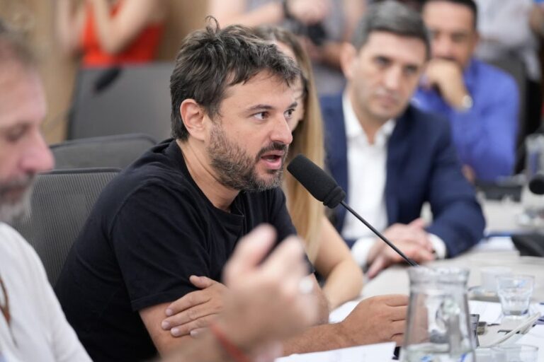 Grabois y Santurio protagonizan un intenso debate sobre religión y política en el Congreso