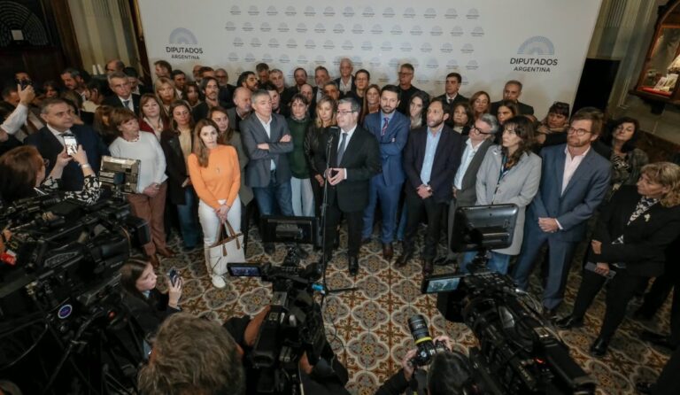 La Oposición Unida Solicita Sesión Extraordinaria para Abordar la Emergencia en Discapacidad y Endeudamiento Familiar