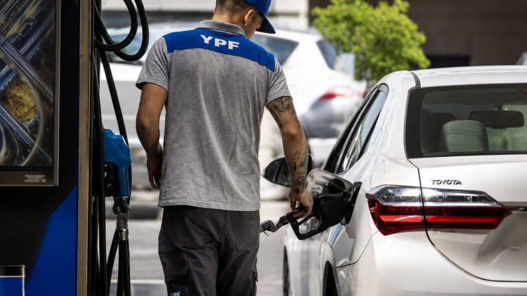 La venta de combustibles en Argentina sigue en caída: un síntoma del estancamiento económico
