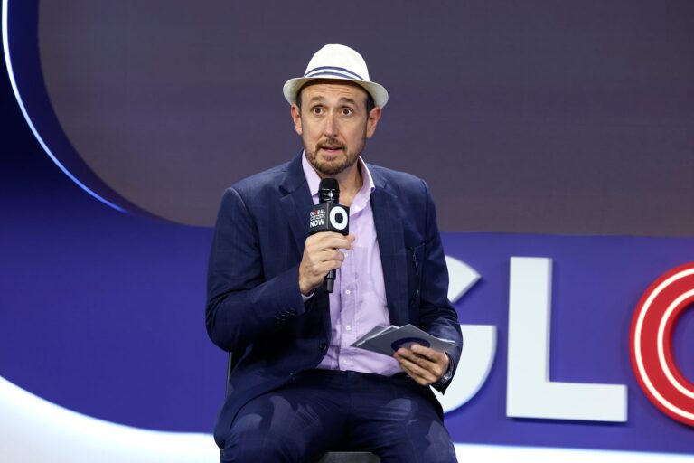 Forbes despide a su editor jefe por un pago secreto de $6 millones