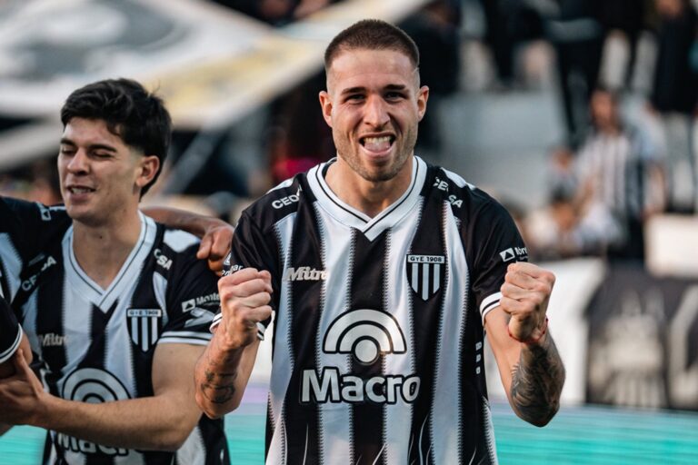 Agustín Módica: El Goleador Italiano que Renació de las Cenizas