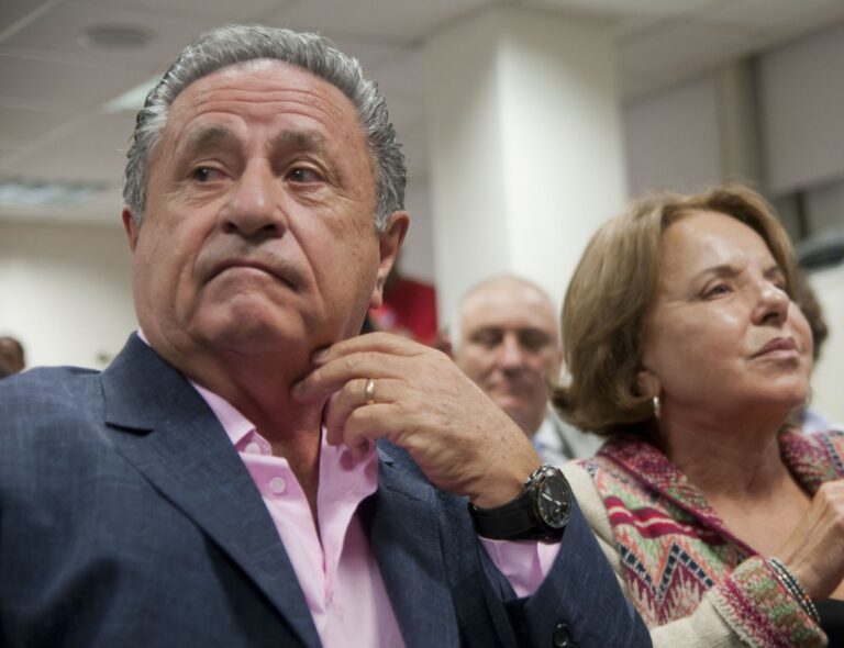 Escándalo del Vacunatorio VIP: Duhalde y Verbitsky entre los citados a indagatoria