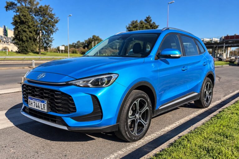 Descubre el SUV híbrido más económico que ofrece descuentos este mes