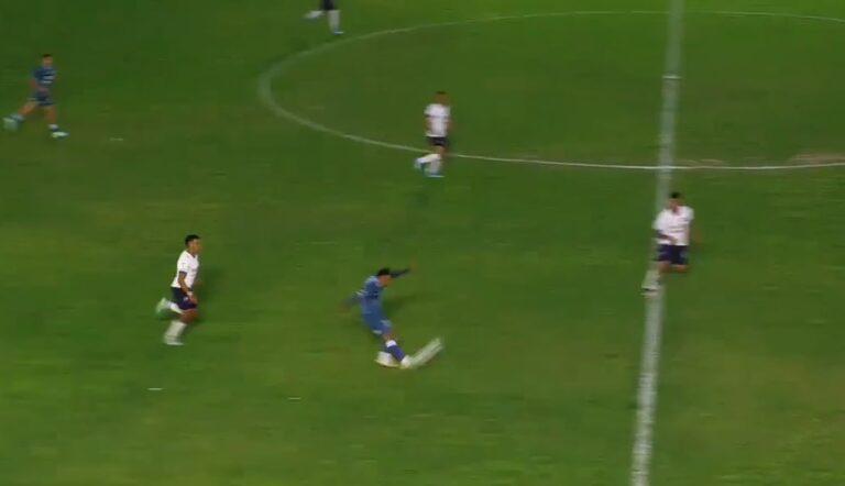 ¡Golazo desde la mitad de la cancha! Walter Montoya brilla en la victoria de Gimnasia y Tiro