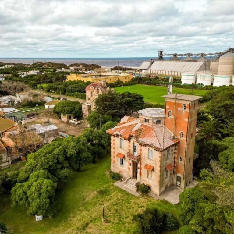 Un castillo argentino a precio de departamento: la historia detrás de una propiedad única
