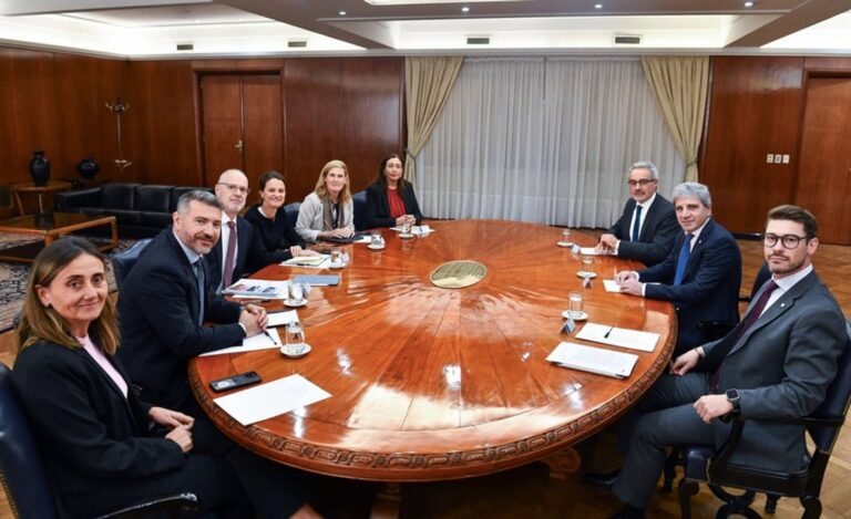 Caputo Avanza en Alianzas Financieras con el Banco Mundial para Proyectos Estratégicos