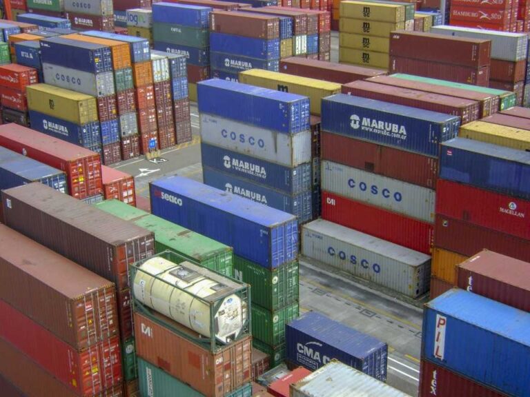 El Superávit Comercial Aumenta en Agosto a Pese a la Creciente Demanda de Importaciones