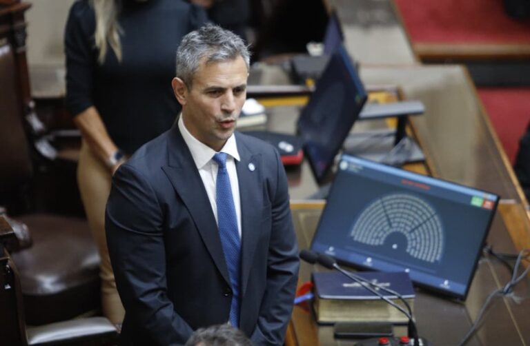 La Batalla Legislativa: Oposición y Oficialismo se Preparan para la Próxima Sesión en Diputados