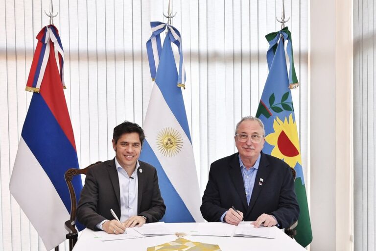 Kicillof y Passalacqua firman acuerdos estratégicos y critican al presidente Milei