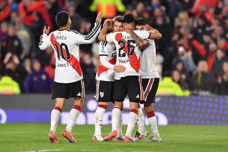 River Plate enfrenta a Huracán en un duelo decisivo por los playoffs del Clausura