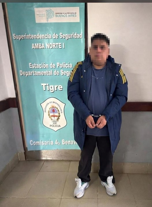 Detenido el ex manager de Callejero Fino por amenazar al artista