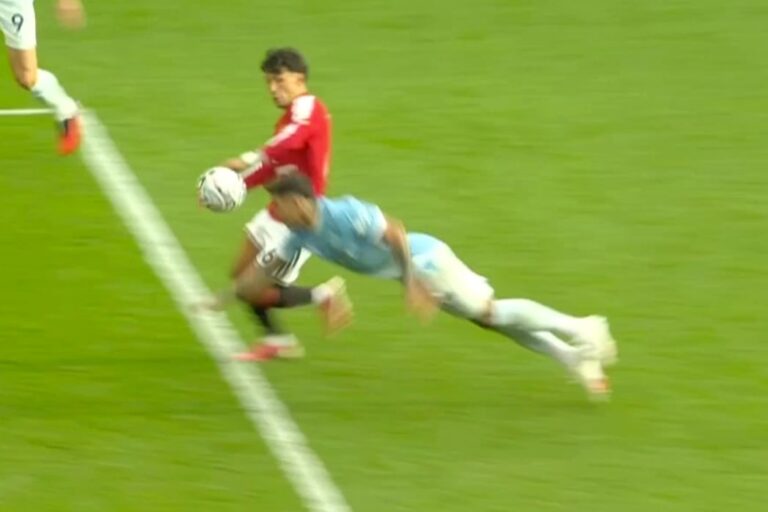 El VAR en el ojo de la tormenta: Pro Ref reconoce error en el gol de Haaland en el clásico