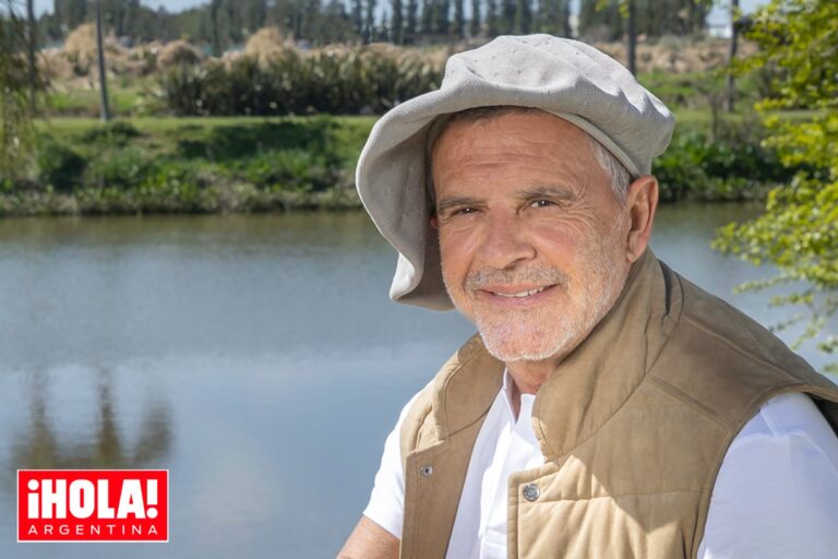 Osvaldo Laport, 70 años de amor y teatro en su nueva casa junto al río