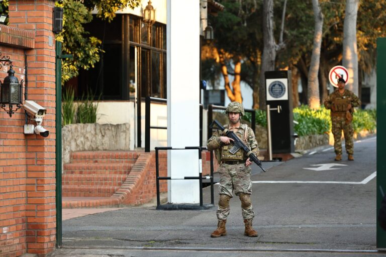 Reorganización en la Quinta de Olivos: Despidos y Nuevos Controles bajo la Casa Militar